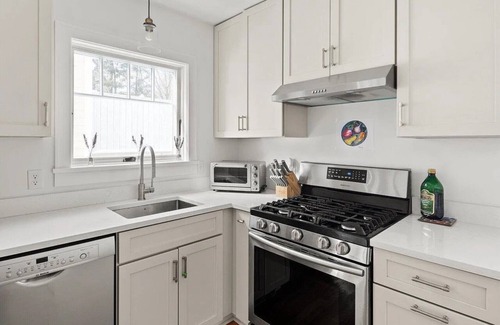 Centennial House | Welcome to your home away from home- Mid-term Rental!