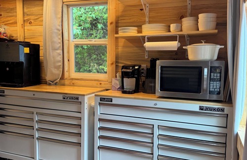 Harrison Cabin | Welcome to your lakeside glamping retreat in Powderhorn Bay on Lake CDA!