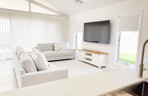 Gobbagombalin Apartment | Welcome to your modern retreat in the family-friendly Gobbagombalin Estate.