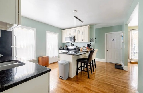 East Bayside Apartment | Welcome to Your Portland Haven: A Charming & Bright 2BR Retreat