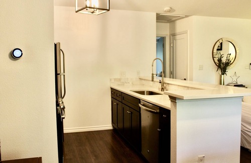 Dry Creek West Condo | Welcome to your treehouse oasis in the city!