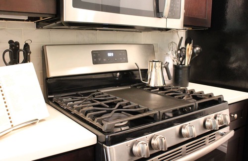 Dry Creek West Condo | Welcome to your treehouse oasis in the city!