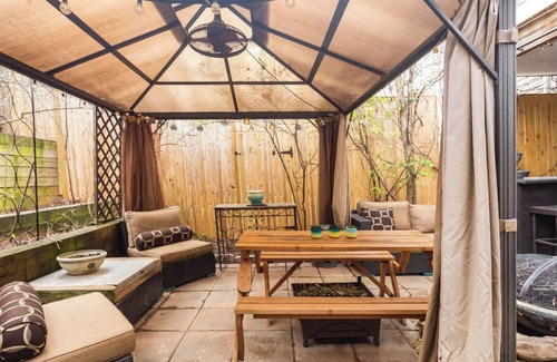 Southeast House | Welcome to Zen House, where you will find peace, calm, restoration and renewal.