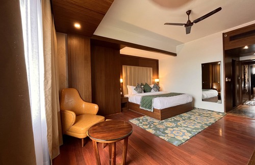 Srinagar Hotel | WelcomHeritage Grand Srinagar