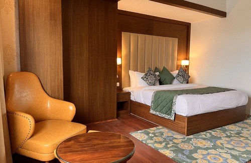 Srinagar Hotel | WelcomHeritage Grand Srinagar