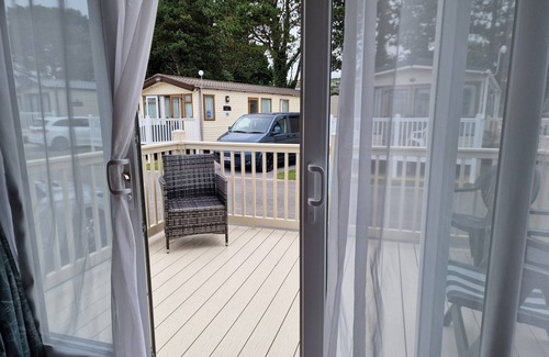 Par Ski Chalet | Welcoming 3 Bedroom Caravan 2 Min Walk to Beach