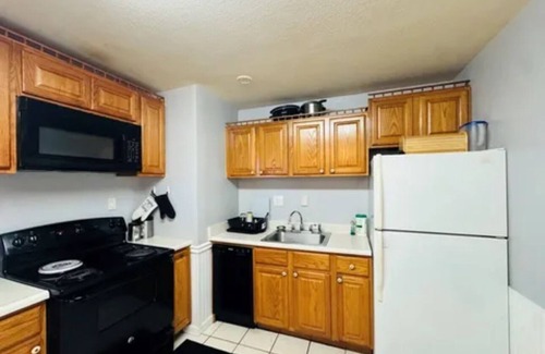 Groesbeck House | Welcoming 3-bedroom house with AC in Cincinnati
