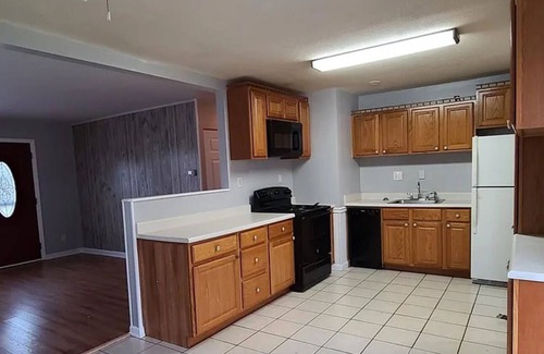 Groesbeck House | Welcoming 3-bedroom house with AC in Cincinnati