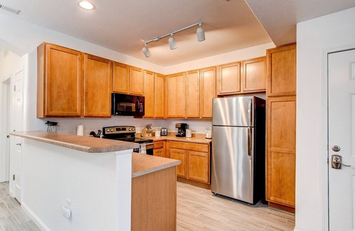 Aurora Condo | Welcoming and Wonderful Main Floor Condo