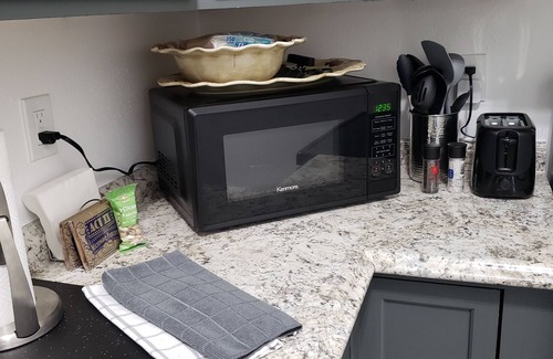 Joplin Condo | Welcoming, Cozy Condo in Convenient, Secure Location. Updated and Pet Friendly!