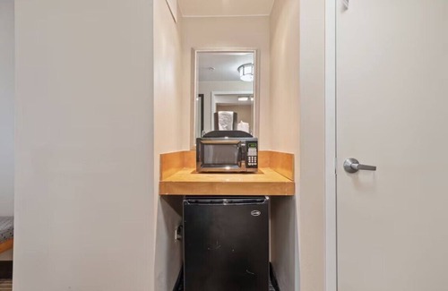 Carteret Apartment | Welcoming Double Suite Sleeps 4 Prime Location
