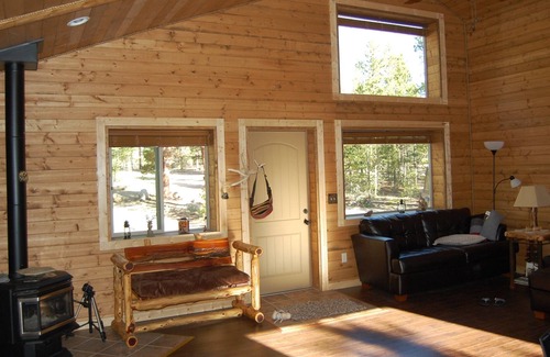 Twin Lakes House | Well Appointed Cabin On Wooded Acre,close To Lakes And Trails Handicap Accessibl