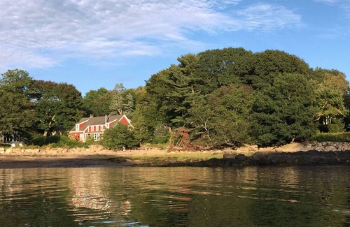 Manchester-by-the-Sea House | Well-equipped family-sized beach front townhouse