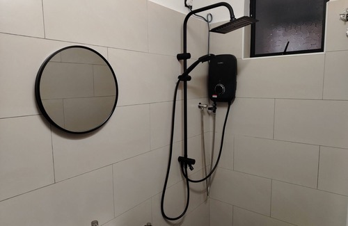 Taman Rapat Damai House | Well Equipped Family Friendly House -3R- 7 to 11 Pax -15 minutes to City Centre