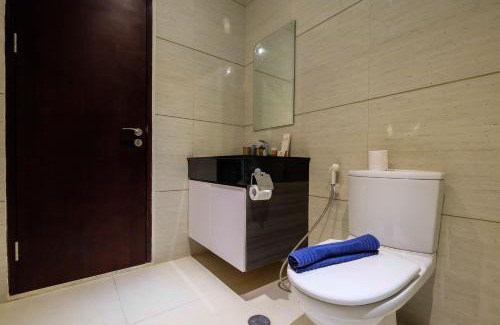 Tangerang Apartment | Well Furnished 1BR Brooklyn Alam Sutera Apartment By Travelio