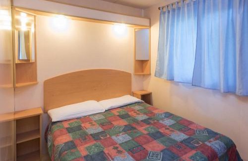 Blanes Ski Chalet | Well kept bungalow with veranda in Blanes