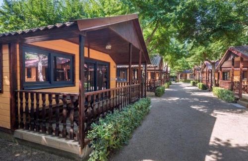 Blanes Ski Chalet | Well kept bungalow with veranda in Blanes
