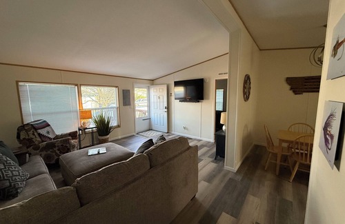 Fort Smith House | Well kept cozy home located right next to the Big Horn River and Yellowtail Dam