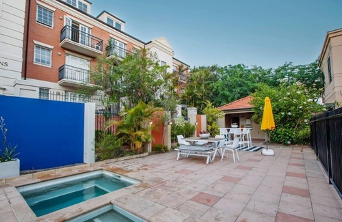 Northbridge Apartment | Well-located Northbridge Apartment