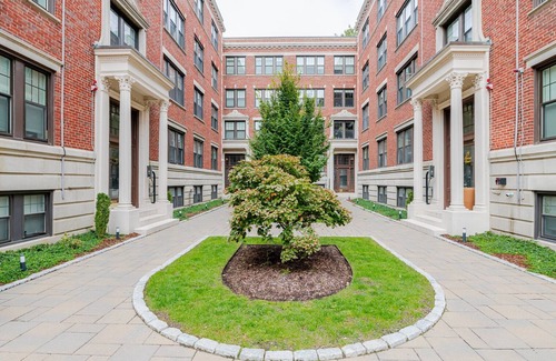 Agassiz Apartment | Well-Located Porter Square 1BR in Harvard Square by Blueground