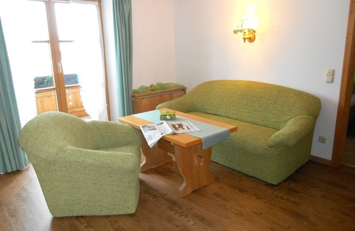 Kappel Apartment | Well maintained home in a quiet, sunny area with mountain views - 3 Stars DTV