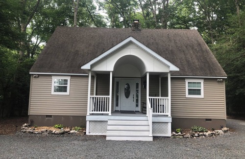 Frankford House | Well shaded relaxing retreat with Bethany Beach only 5.3 miles away!