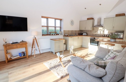 Cheshire West and Chester Cottage | WELL VIEW COTTAGE, luxury holiday cottage, with a garden in Tarporley
