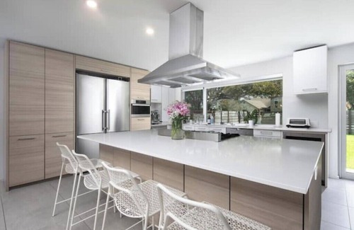 West Lake Hills House | Wellness Lux Oasis 4BR-Pool/Sauna/Cold Plunge in Westlake-min drive to DT Austin