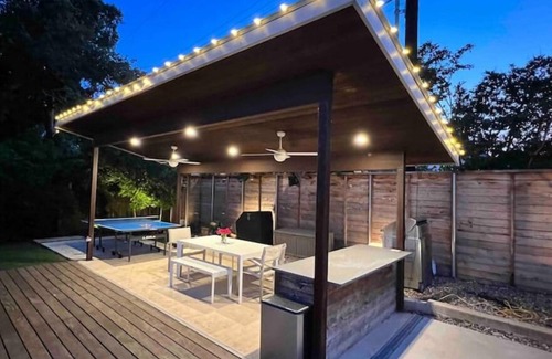 West Lake Hills House | Wellness Lux Oasis 4BR-Pool/Sauna/Cold Plunge in Westlake-min drive to DT Austin