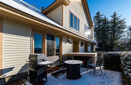 Jackson Condo | Wentworth Condo on Jackson’s XC ski trails, close to Attitash, Wildcat, Cranmore