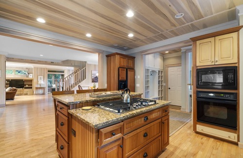 Wequetonsing Cottage | Weque! Close to Nub's Nob and Boyne Highlands!