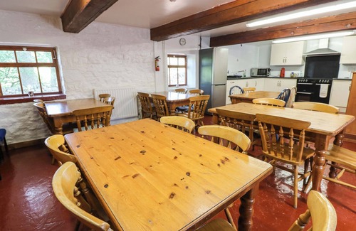 Fremington Cottage | WEST BARN BUNKHOUSE, pet friendly, with a garden in Reeth