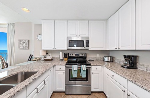 Gulf Shores Condo | West Corner Luxury w/Spectacular Views!