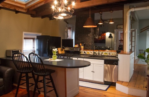 Parkside Apartment | West End Apartment next to Longfellow Boutique Hotel