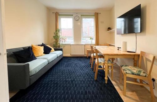 North West Apartment | West End Gem 3BR Detached Family House