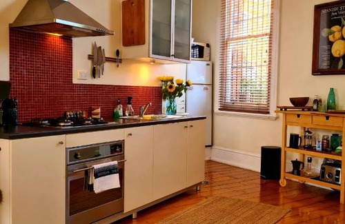 Fremantle Apartment | West End Oasis