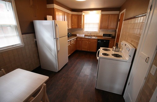 Niagara Falls Apartment | West Inn on Weston - Great for Families