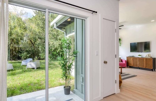 St. Augustine House | West King beautiful home. 3 Bedrooms, 2 baths, out