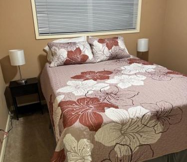 West Linn House | West Linn Relaxing Entire Home WiFi TV Yard BBQ Eateries