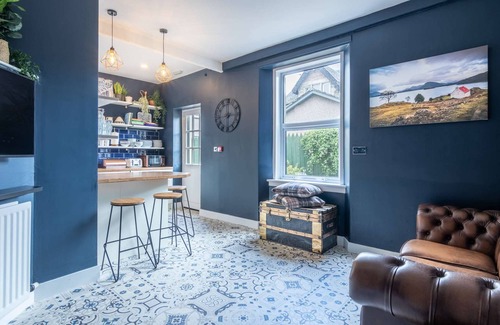 Inverness House | West Of The Ness - 5 Bedroom City Centre home