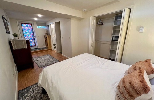 Helena House | West Side 3 bed home w/patio