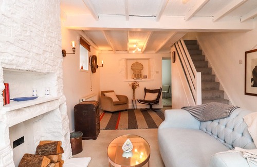 Chipping Norton Cottage | WEST STREET PLACE, pet friendly, with a garden in Chipping Norton