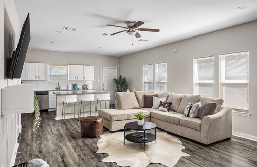 Dallas House | Western Chic Getaway