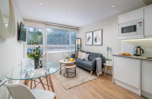 Addison Apartment | Westfield Apartment 2 Bedroom near Notting Hill