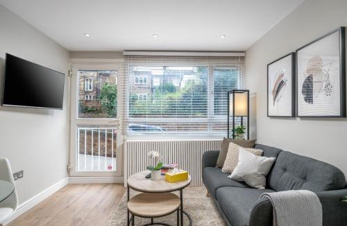 Addison Apartment | Westfield Apartment 2 Bedroom near Notting Hill