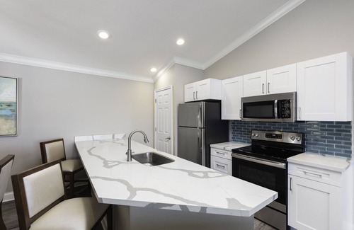 Hollister Hotel | Westgate Branson Lakes Resort