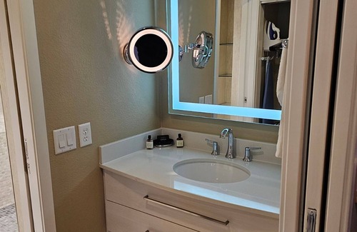 Las Vegas Apartment | Westgate Resort and Casino with all the amenities near the Grand Prix