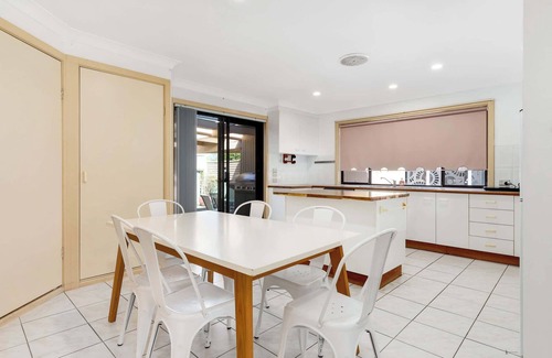 Batehaven House | Westlys Nest Summary: