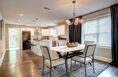 Westview House | Westview Retreat Minutes from Downtown Atlanta