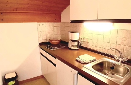 Kruen Apartment | "Wetterstein Alm" apartment/living/bedroom/shower, WC - Neuner, Almenhof